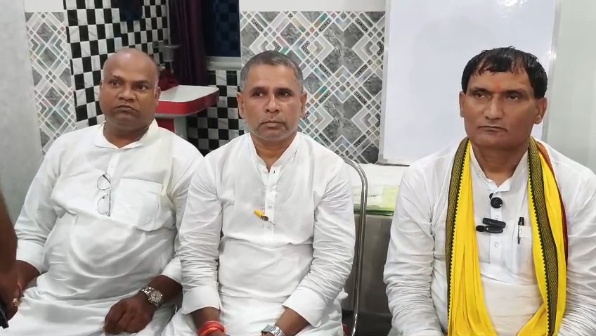 अनंत सिंह के पुनः नालंदा दौरे से गरमाई सियासत, जन सुराज प्रत्याशी अनुज सिंह ने  पीसी कर कार्यक्रम की दी जानकारी,अनुज सिंह ने सभी दलों से की समर्थन की अपील 3