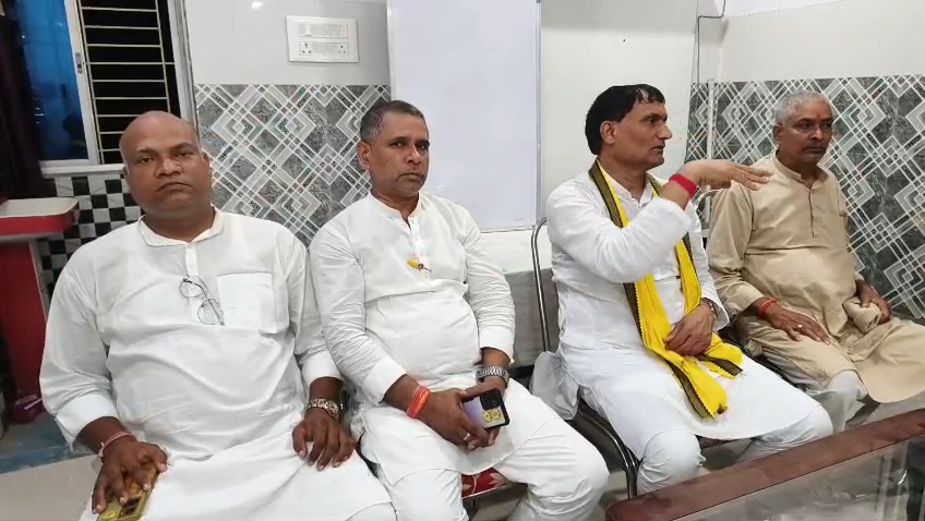 अनंत सिंह के पुनः नालंदा दौरे से गरमाई सियासत, जन सुराज प्रत्याशी अनुज सिंह ने  पीसी कर कार्यक्रम की दी जानकारी,अनुज सिंह ने सभी दलों से की समर्थन की अपील 2