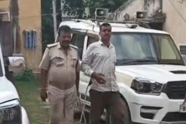 बेगूसराय में महिला डॉक्टर पर एसिड अटैक: घर लौटते वक्त फेंकी तेजाब से भरी बोतल, नामजद आरोपी गिरफ्तार 1