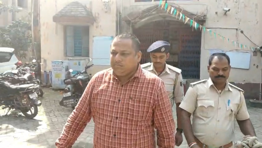 समस्तीपुर: जमीन के नाम पर 65 लाख की धोखाधड़ी, खानपुर पुलिस ने इलमासनगर कोठी के मालिक विशाल कुमार को दरभंगा से दबोचा, भेजा जेल 2