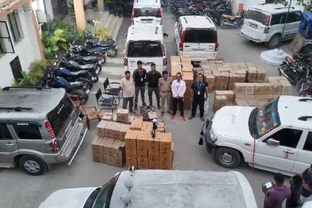 समस्तीपुर में शराब तस्करों का अनोखा खेल: कंटेनर में लदी 4 स्कॉर्पियो से 40 लाख की विदेशी शराब जब्त 5