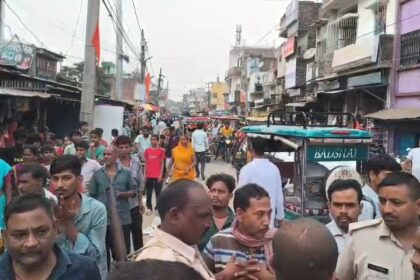 बेगूसराय में दिनदहाड़े ज्वेलरी शॉप में भीषण डकैती, 8 राउंड फायरिंग कर लाखों के जेवर व नकदी लूटे 51