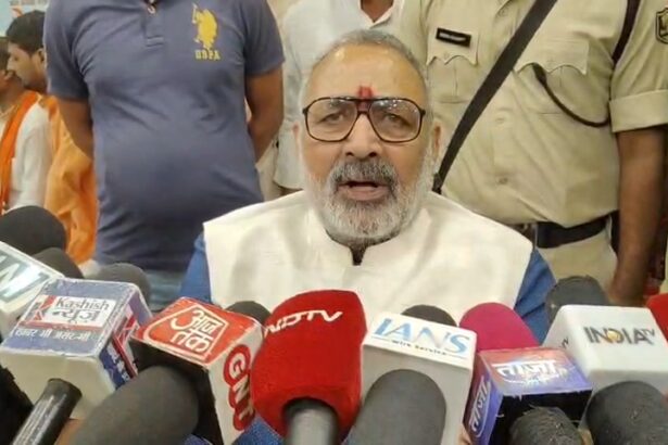 देश में जब भी सत्ता बदलेगी वोट से बदलेगी, अराजकता से नहीं: बेगूसराय में विपक्ष पर बरसे गिरिराज सिंह 1
