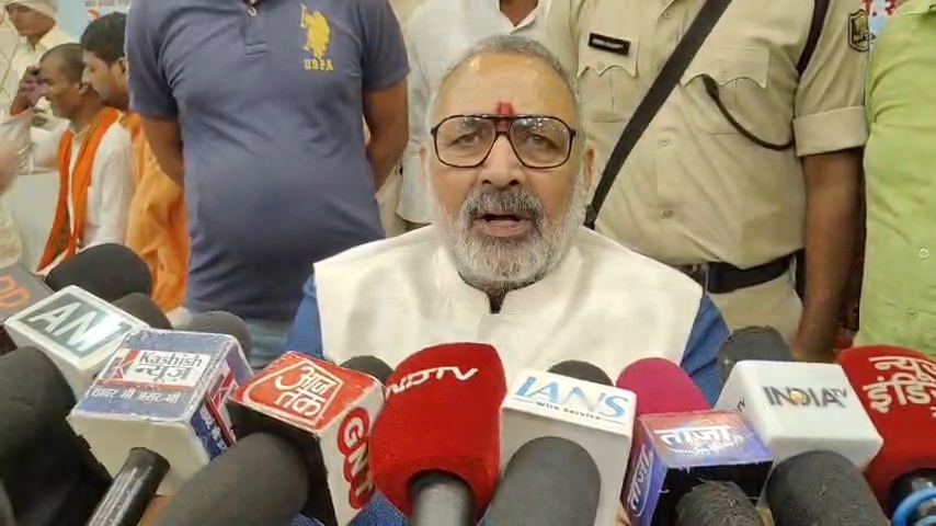 देश में जब भी सत्ता बदलेगी वोट से बदलेगी, अराजकता से नहीं: बेगूसराय में विपक्ष पर बरसे गिरिराज सिंह 1