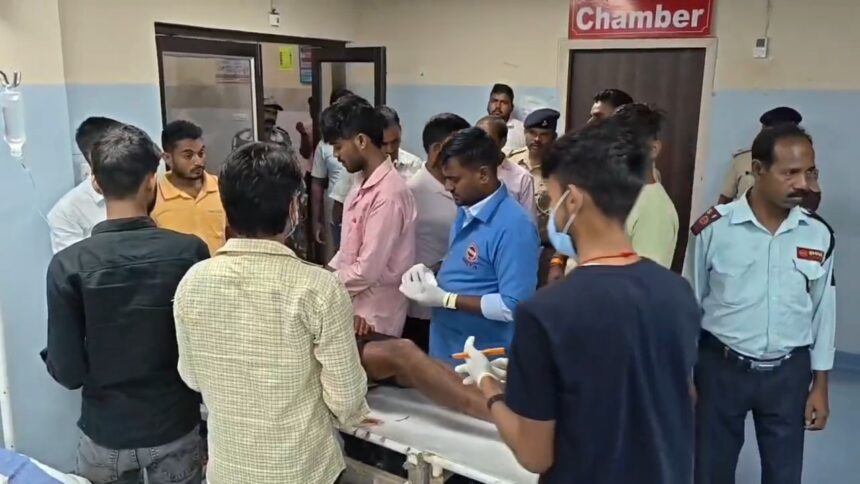 नालंदा: बिहार थाना क्षेत्र में सनसनी: रेलवे फाटक के पास युवक को मारी गोली, ICU में भर्ती; पुरानी रंजिश में हमले की आशंका 1