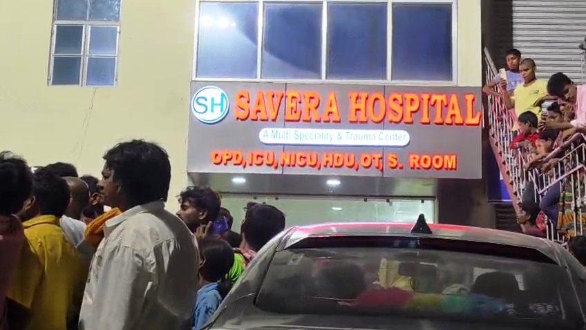 समस्तीपुर: निजी अस्पताल में प्रसूता की मौत के बाद भारी बवाल, परिजनों ने की तोड़फोड़; शराब की खाली बोतलें मिलने से सनसनी 2