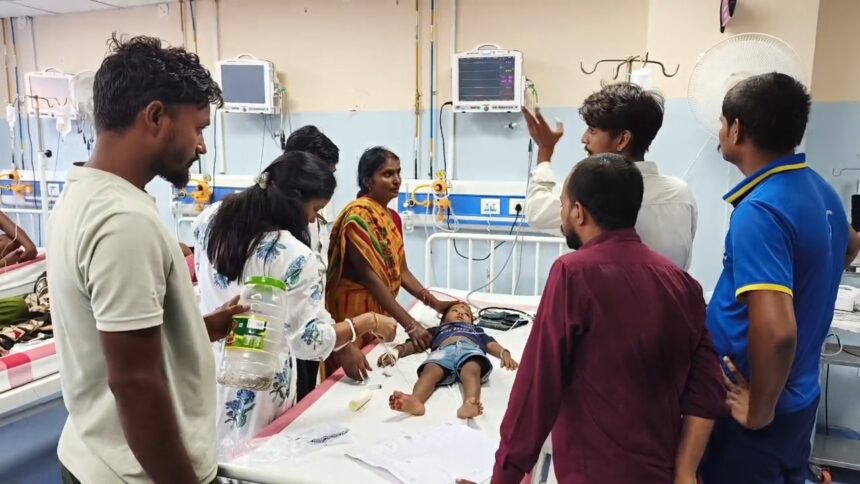 नालंदा: 3 साल की बच्ची को कोबरा ने डसा, परिजन डिब्बे में सांप बंद कर पहुंचे अस्पताल; बची जान 1