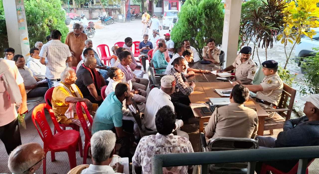 भगवानपुर: दुर्गापूजा में डीजे बजाने पर पूर्ण प्रतिबंध, शांति समिति की बैठक में दिए गए सख्त निर्देश 2