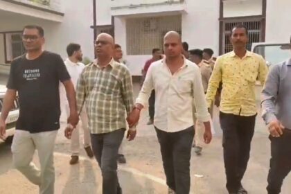 बेगूसराय: निगरानी ब्यूरो की बड़ी कार्रवाई, 25 हजार रिश्वत लेते सहायक कर आयुक्त और डाटा ऑपरेटर रंगे हाथ गिरफ्तार 27