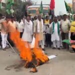 नालंदा: SIR के विरोध में नालंदा में RJD का प्रदर्शन,पीएम और CEC का फूंका पुतला,SIR के खिलाफ सड़क पर उतरी RJD, बिहार शरीफ परवलपुर में जमकर नारेबाजी 9