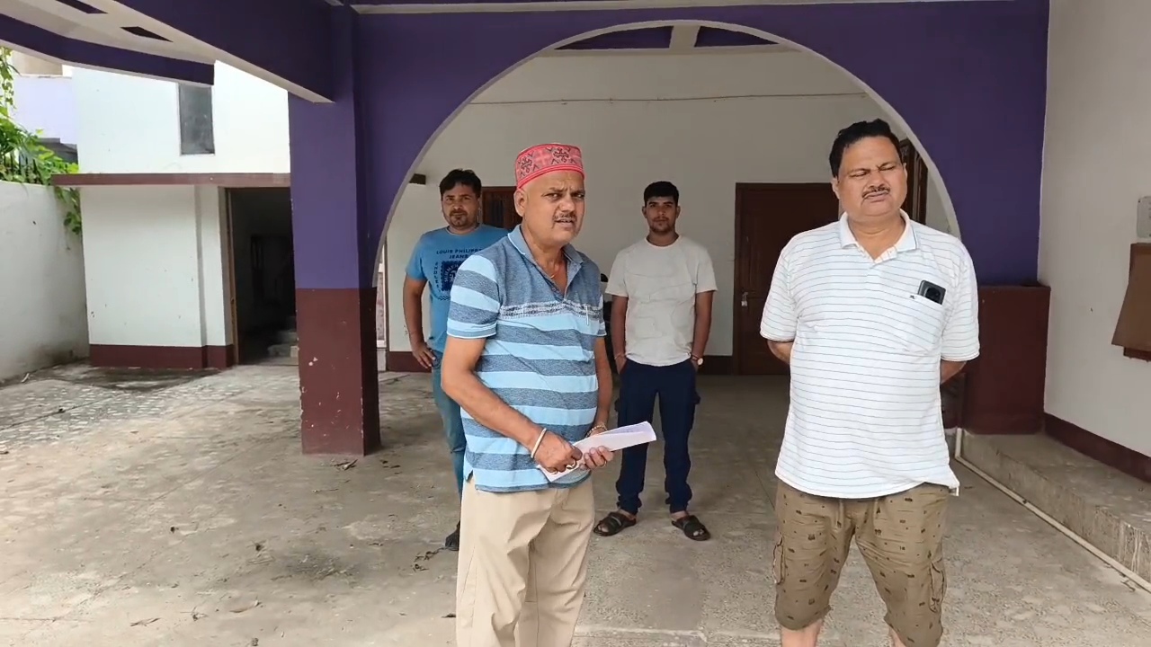 नालंदा: समाजसेवी अरविंद सिन्हा के बड़ी पहाड़ी स्थित कौशल्या निवास में लगभग 36 लाख की हुई चोरी,बंद घर को अज्ञात चोरों ने बनाया निशाना 2