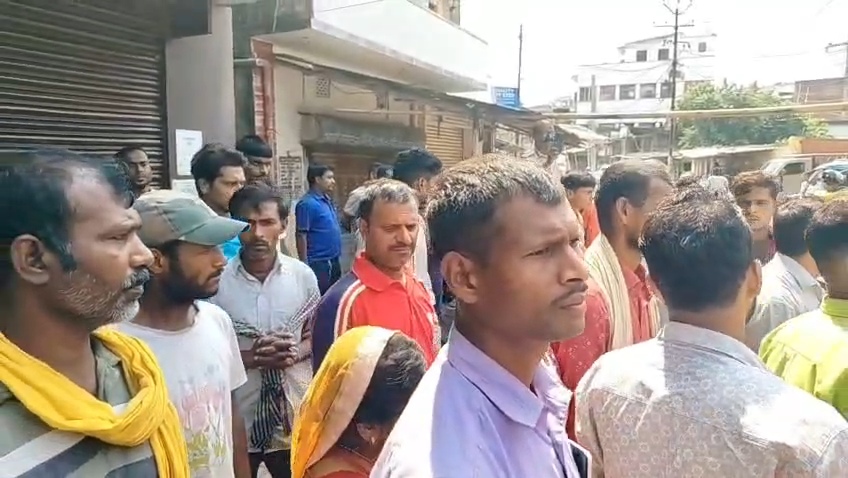 बेगूसराय में निजी क्लीनिक में महिला की मौत पर बवाल: परिजनों का आरोप- ऑनलाइन स्क्रीन देख कर दिया ऑपरेशन, डॉक्टर की लापरवाही ने ली जान 4