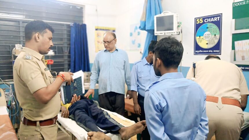 बछवाड़ा-मजनुपुर नवादा के बीच ट्रेन से गिरा यात्री; आरपीएफ ने अस्पताल में कराया भर्ती, हालत नाजुक 1