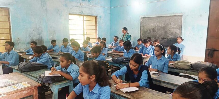 विद्यालयों में आयोजित हुई मंडे मेगा क्विज प्रतियोगिता, बच्चों ने दिखाई प्रतिभा 1