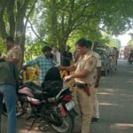 वीरपुर: स्नातक चुनाव के मद्देनजर खैय पुल के पास चला वाहन जांच अभियान, 15 बाइकों का काटा चालान 10