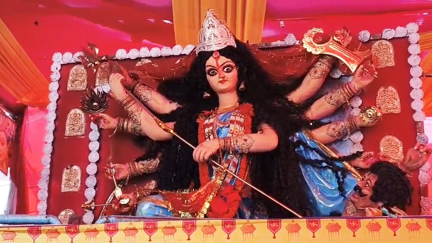 नालंदा जिले में नम आंखों से दी मां दुर्गा को विदाई, अगले साल फिर आने की कामना, भक्ति और श्रद्धा के साथ मां दुर्गा का विसर्जन 1