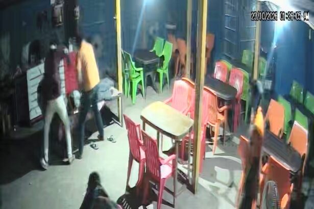 डिप्टी सीएम के क्षेत्र सरायरंजन में खौफनाक वारदात: 2 लाख के विवाद में ढाबा मालिक को मारी 3 गोलियां, पटना रेफर, सीसीटीवी में कैद हुई वारदात 1