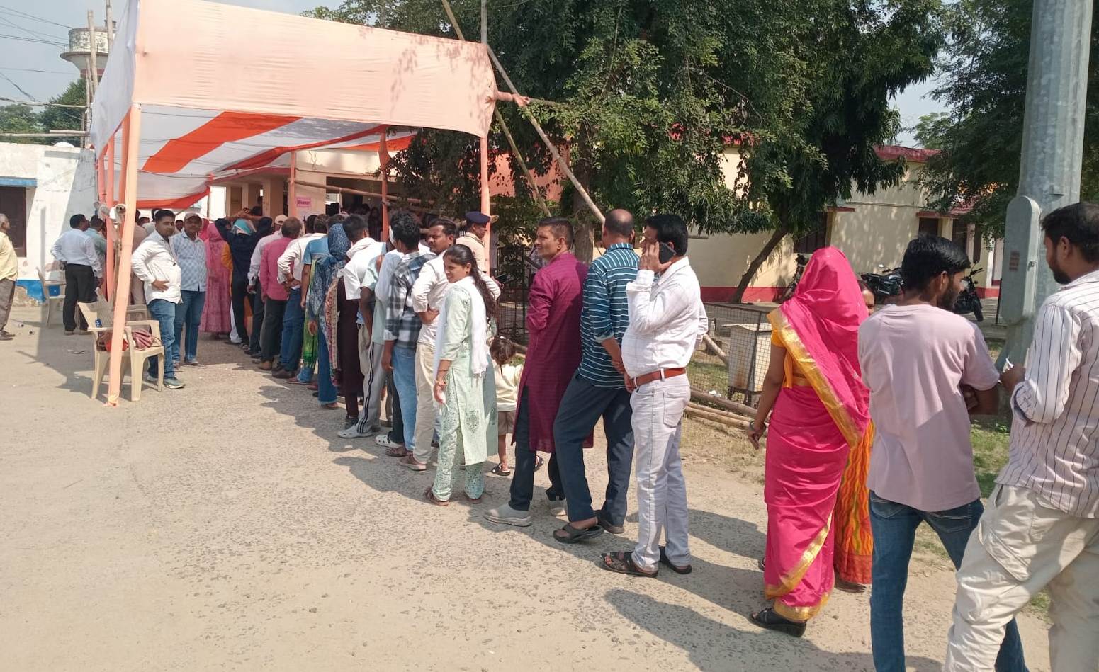 प्रत्याशियों का भाग्य मतपेटीका में हुआ बंद,शिक्षक निर्वाचन में 85.20% और स्नातक निर्वाचन में 49.59% मत डाले गए 2