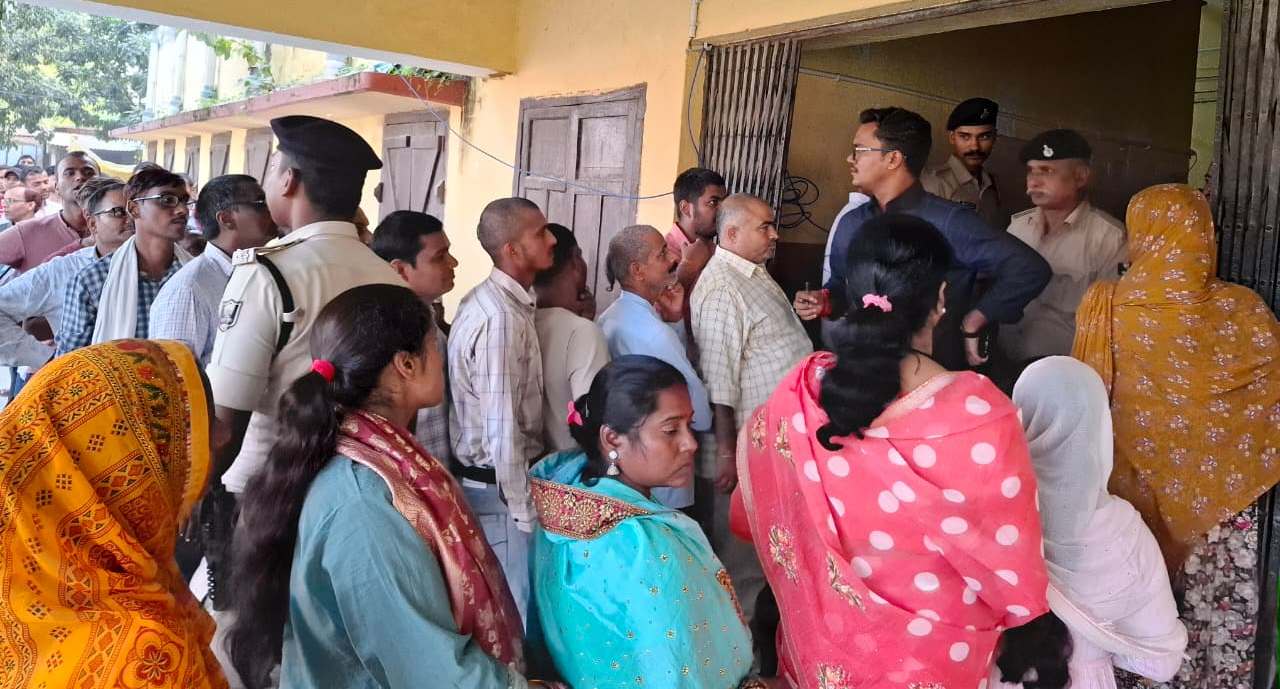भगवानपुर में शांतिपूर्ण संपन्न हुआ विधान परिषद चुनाव का मतदान 3