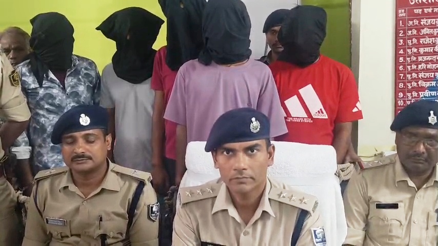 समस्तीपुर: लूट की बड़ी साजिश नाकाम, हथियारों और कारतूस के साथ 5 कुख्यात अपराधी गिरफ्तार 1