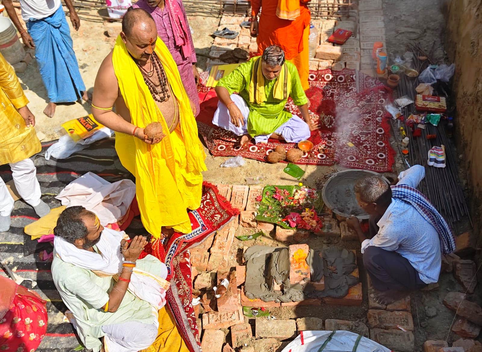  भगवानपुर के चंदौर में बलराम पेट्रोल पंप का शिलान्यास: भाजपा नेताओं की मौजूदगी में हुआ शुभारंभ, गुणवत्तापूर्ण ईंधन और सीएनजी की मिलेगी सुविधा 2
