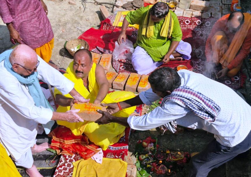  भगवानपुर के चंदौर में बलराम पेट्रोल पंप का शिलान्यास: भाजपा नेताओं की मौजूदगी में हुआ शुभारंभ, गुणवत्तापूर्ण ईंधन और सीएनजी की मिलेगी सुविधा 1