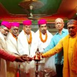  सिमरिया धाम में महर्षि वाल्मीकि जयंती समारोह: वक्ताओं ने कहा- 'अंधकार से प्रकाश की ओर यात्रा का नाम है वाल्मीकि', कल्पवास मेले के बीच गूंजे विचार 3