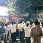 बेगूसराय: बहला-फुसलाकर किशोरी से दो युवकों ने किया दुष्कर्म, ग्रामीणों ने रंगेहाथ दबोचा; फांसी की मांग पर थाने में हंगामा 3