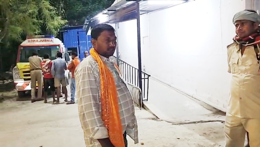बेगूसराय में पुलिस रेड के दौरान नदी में कूदे युवक की डूबने से मौत: परिजनों का आरोप- डूबते वक्त पुलिस ने नहीं बचाया, तान दी थी पिस्टल; सड़क जाम कर बवाल 2