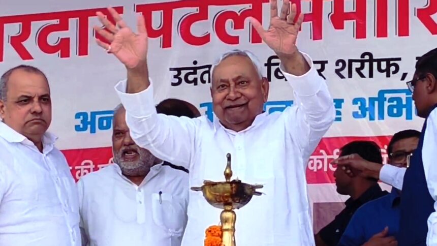 सरदार पटेल मेमोरियल कॉलेज में नीतीश कुमार ने किया प्रतिमा का अनावरण; मंत्री श्रवण कुमार का विपक्ष और जन सुराज पर तीखा हमला 1