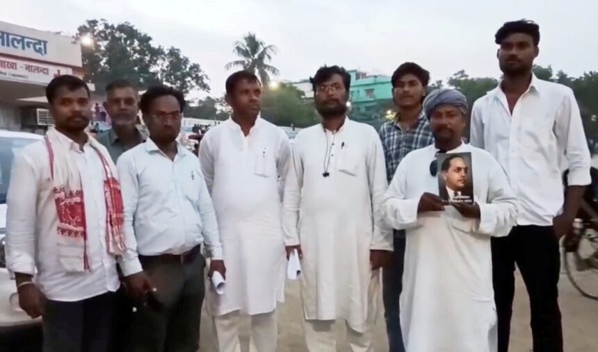 नालंदा में रहुई सीओ का वीडियो वायरल, आवेदक को जूता खोलकर मारने की बात कहने का आरोप 1