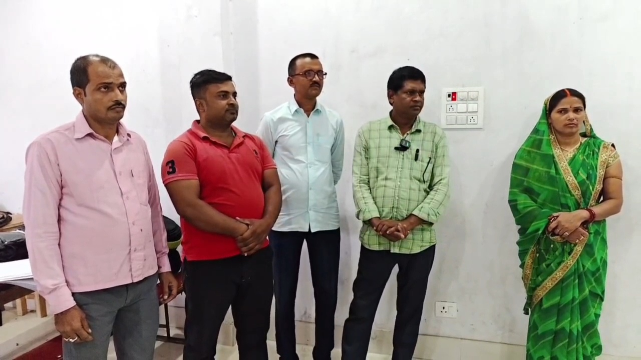 नालंदा: सनबीम सेंट्रल स्कूल में पढ़ाई ठप, चार महीने का सिलेबस बाकी, 850 बच्चों का भविष्य अधर में, अभिभावक चिंतित, स्कूल खुलवाने की मांग, जांच के साथ स्कूल संचालन की मांग 2